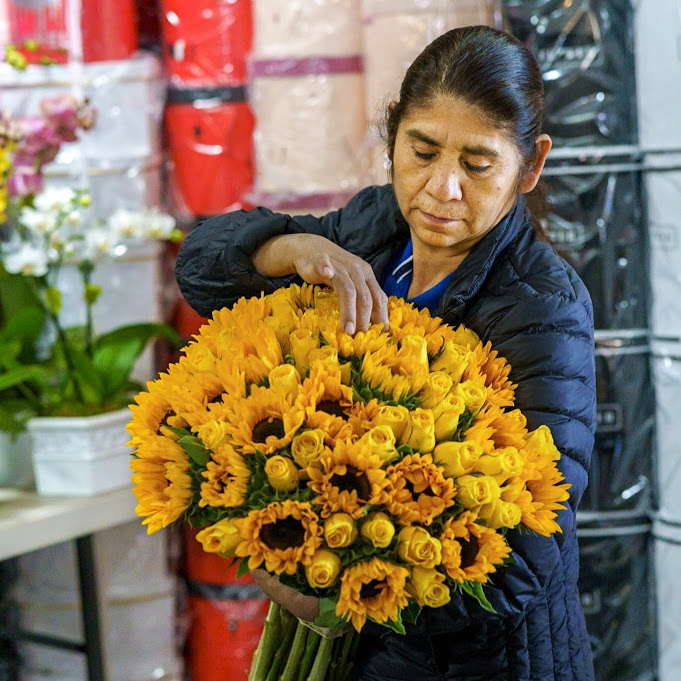 Business Woman - Prosperous Floral Arrangement in Burbank & Los