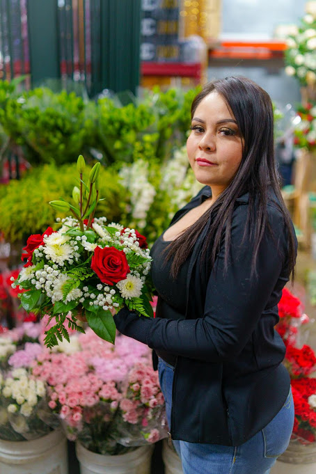 Business Woman - Prosperous Floral Arrangement in Burbank & Los